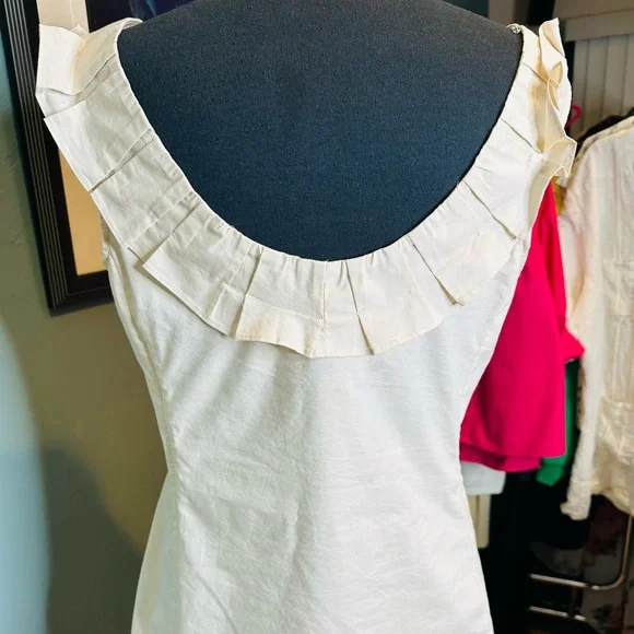 Ann Taylor Cream Ruffled Sleeveless Blouse Size 8 - Picture 4 of 5